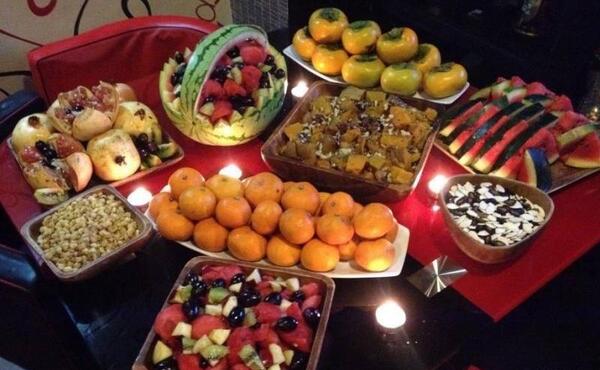 عکس ایده برای چیدمان سفره شب یلدا