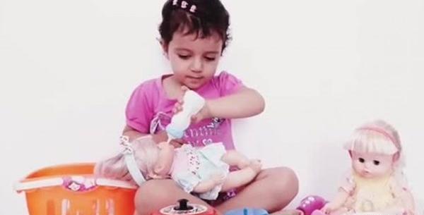 عکس خاله بازی کودک
