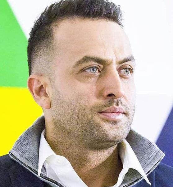 عکس دانیال در فیلم کرگدن