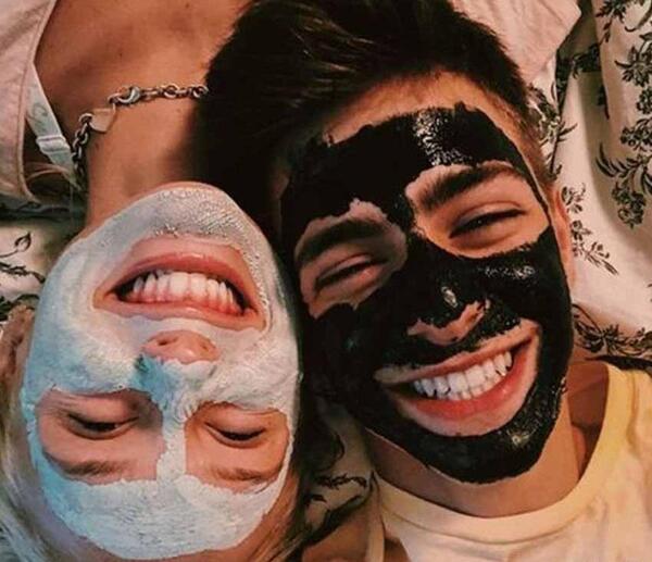 ژست عکس خنده دار عاشقانه