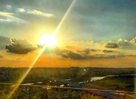 عکس ضرب المثل دست بالای دست بسیار است
