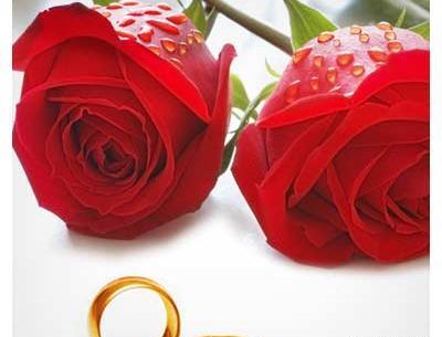 عکس حلقه ازدواج داخل گل