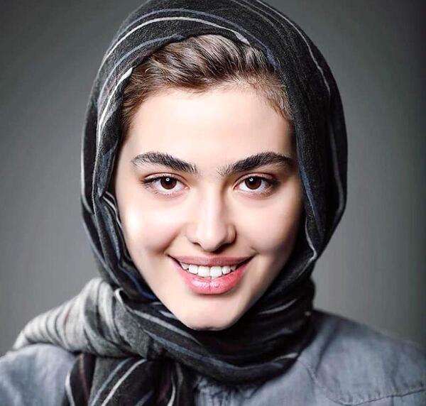 عکس ریحانه پارسا مثبت ۱۸