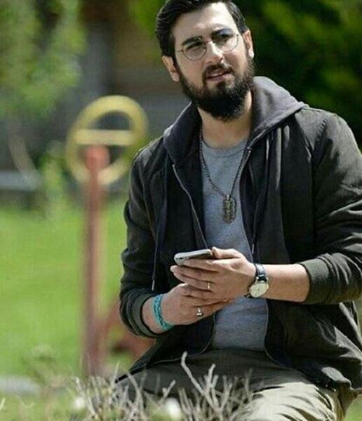 عکس حامد زمانی در کنار رهبر