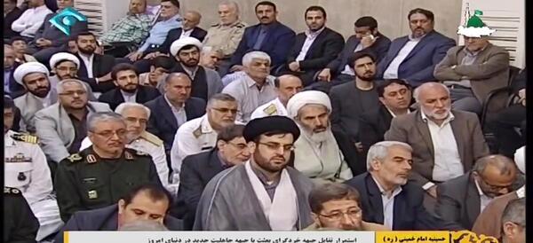 عکس حامد زمانی در کنار رهبر