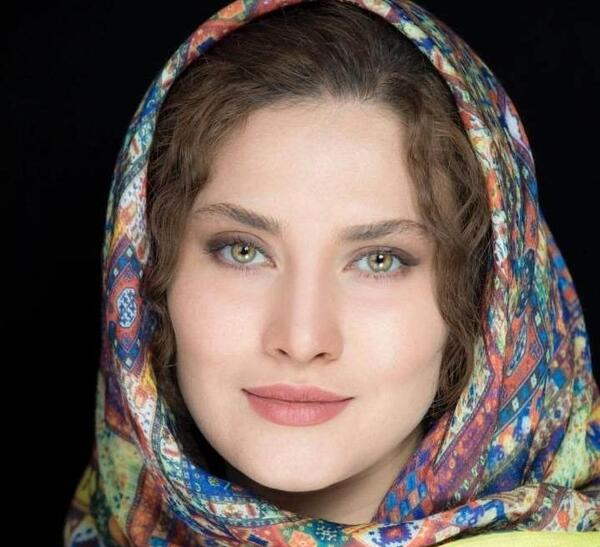 عکس پریا بی حجاب