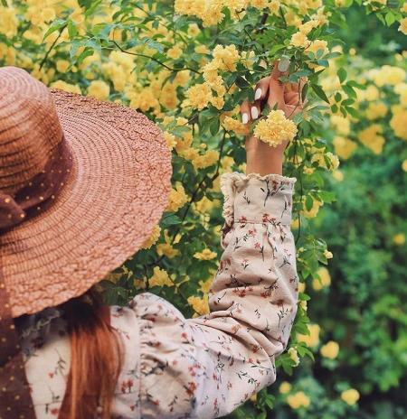 عکس متن زیبا و شاد برای بیوگرافی واتساپ