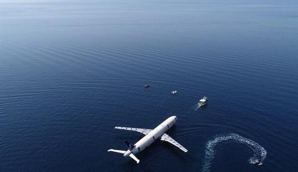 عکس هواپیما غرق