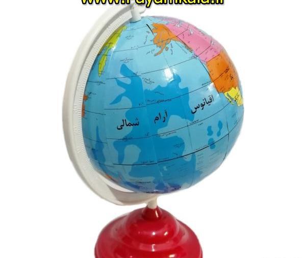 عکس کره زمین پلاستیکی