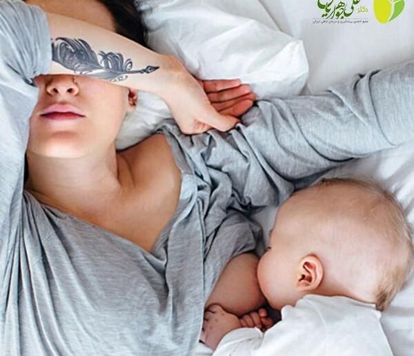 عکس شیر دادن مادر به نوزاد
