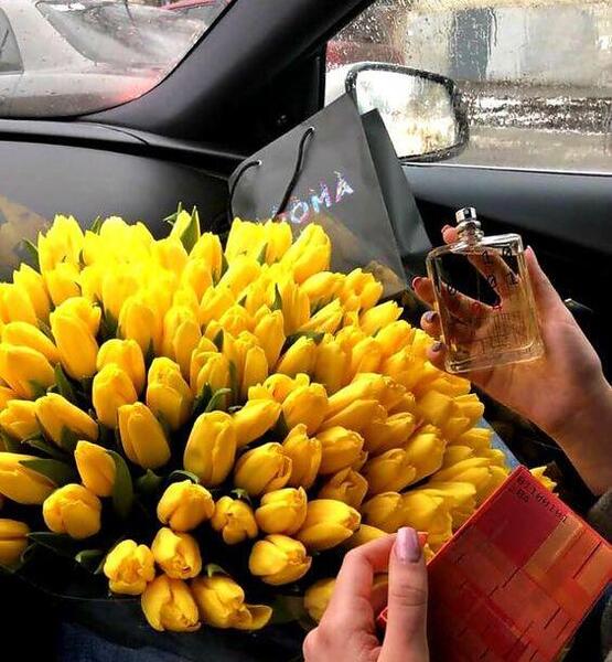 عکس دسته گل تو ماشین