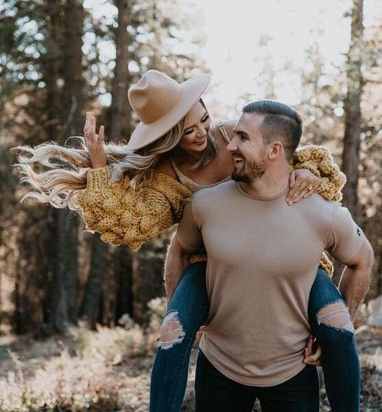 ژست عکس دونفره عاشقانه جدید