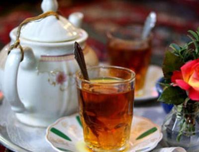 عکس دو فنجان چای در طبیعت