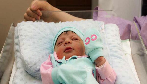 عکس نوزاد طبیعی