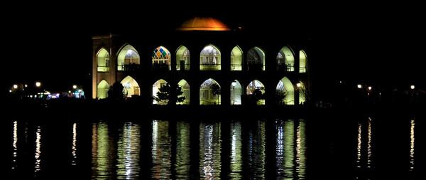 عکس شاهگلی در شب