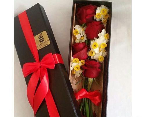 عکس گل رز جعبه ای