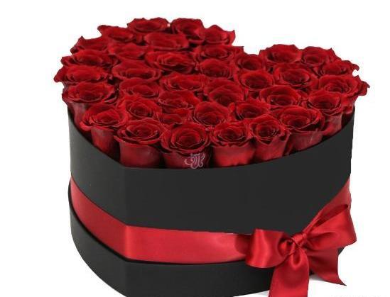 عکس گل رز جعبه ای