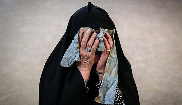 عکس گریه مادر شهید