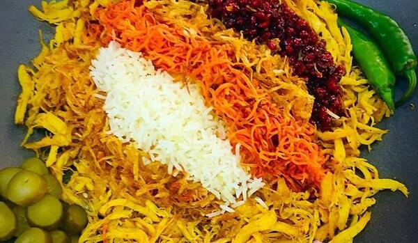 عکس زرشک پلو با مرغ ریش ریش