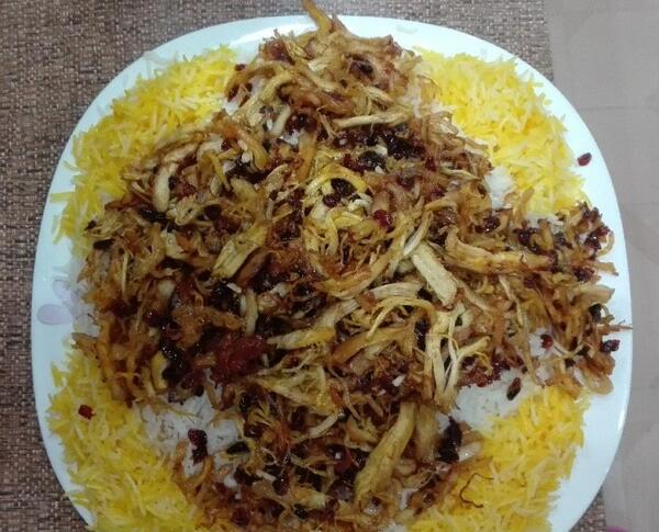 عکس زرشک پلو با مرغ ریش ریش