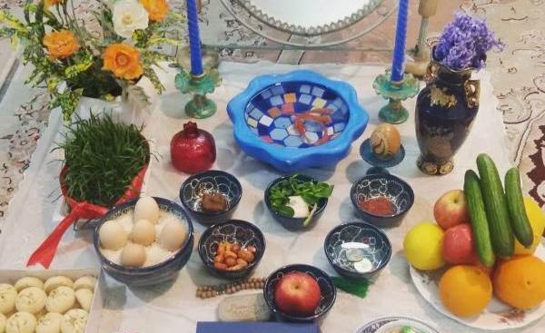 عکس ایده چیدن سفره هفت سین روی زمین