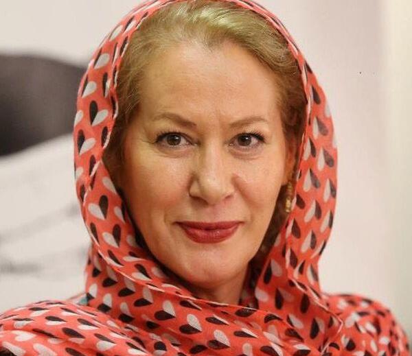 عکس دانیال حکیمی در باغ گیلاس