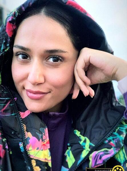 عکسهای سلفی پریناز ایزدیار