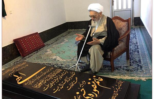 عکس قبر علامه طباطبایی