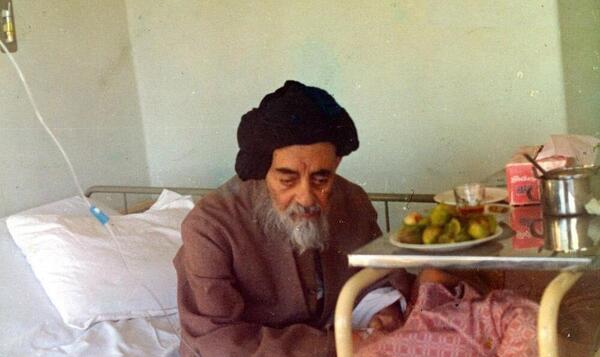 عکس قبر علامه طباطبایی