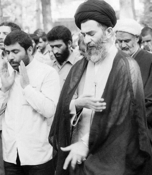 عکس آیت الله خامنه ای سیاه سفید