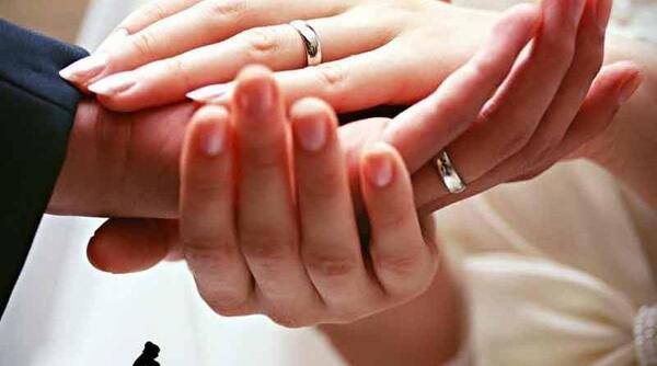 عکس حلقه ازدواج زن