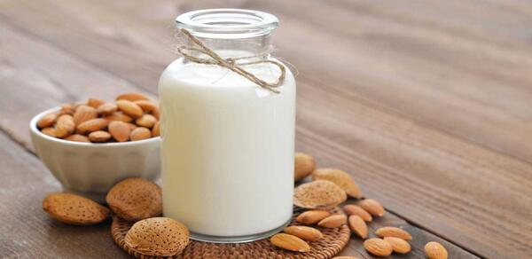 عکس شیر نوشیدنی