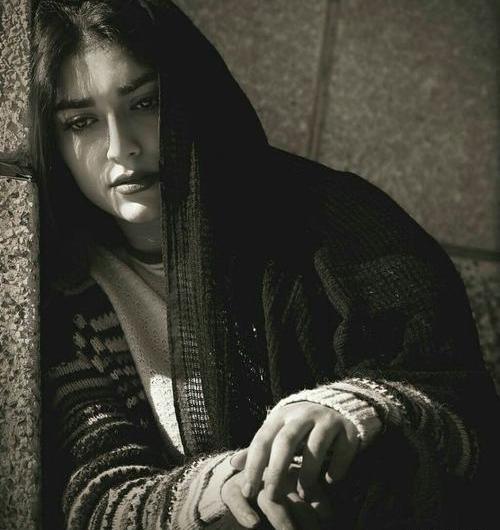 عکس های غمگین یک دختر