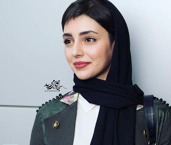 عکس آزاده صمدی در پنجاه کیلو آلبالو