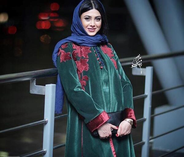 عکس آزاده صمدی در پنجاه کیلو آلبالو