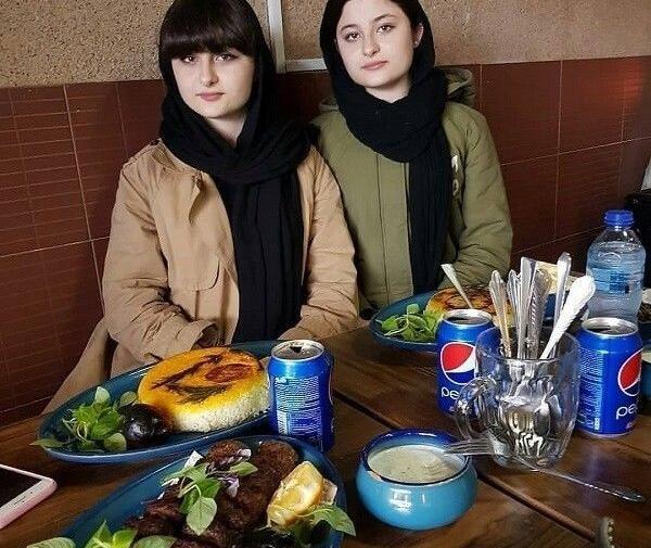 عکس دونفره نیکا و دیانا