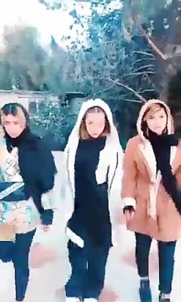 عکس دونفره نیکا و دیانا