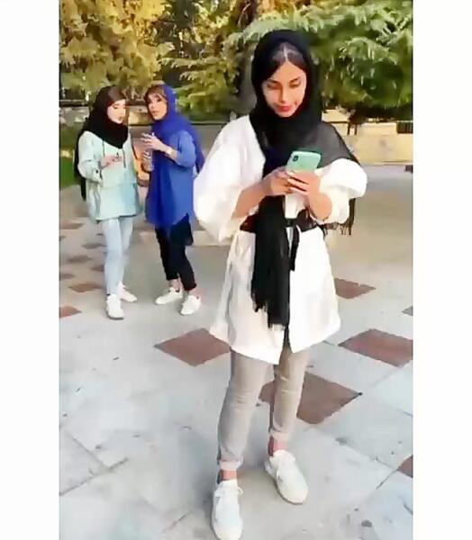 عکس دونفره نیکا و دیانا