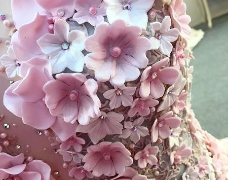 عکس شکوفه روی لباس مجلسی