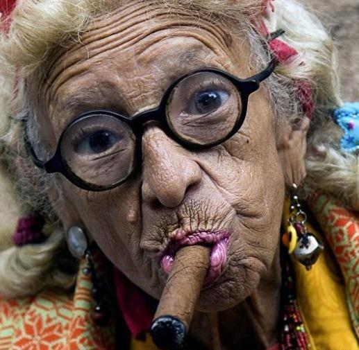 عکس طنز پیرزن