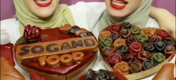 عکس سوگند فود و خواهرش