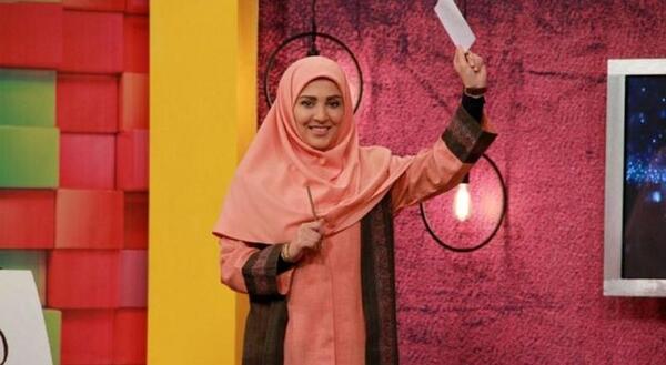 عکس مجری ایرانی ژیلا صادقی در حال شنا