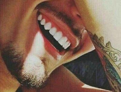 عکس لبخند مردانه