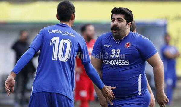 عکس بهنام بانی با لباس فوتبالی