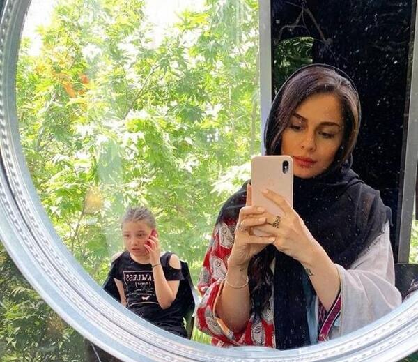 عکس بنیامین بهادری و خانواده اش