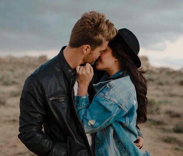 عکس بوسه عاشقانه پروفایل