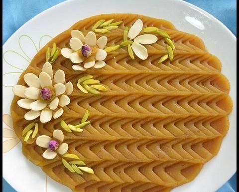 عکس تزیین حلوا با گل محمدی