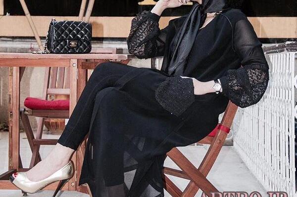 عکس مدل مانتو جلو باز حریر مشکی