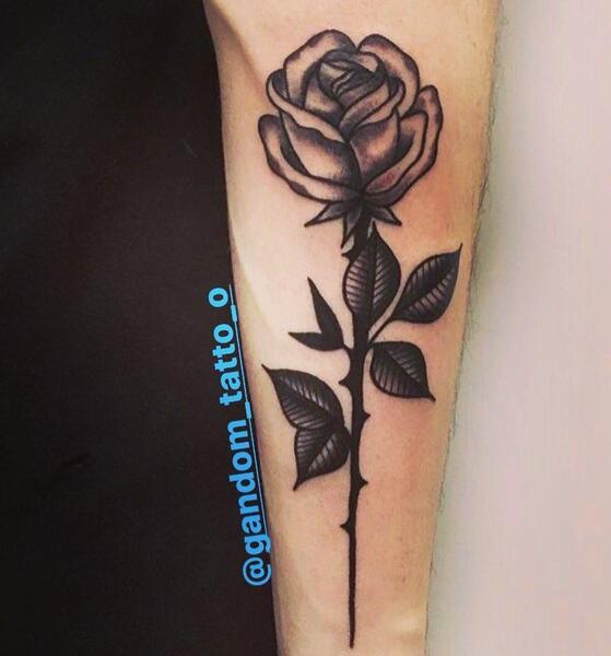 عکس تاتو گل روی دست