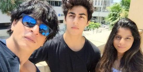 عکس شاهرخ خان و فرزندانش